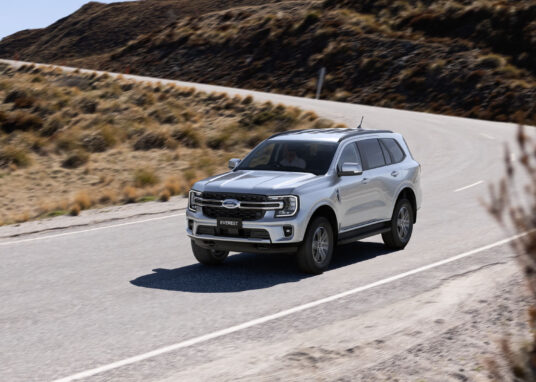 Next-gen Ford Everest XLT Indonesia